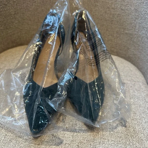 Banana Republic Deep Blue Suede Women's Pumps - Picture 8 of 8